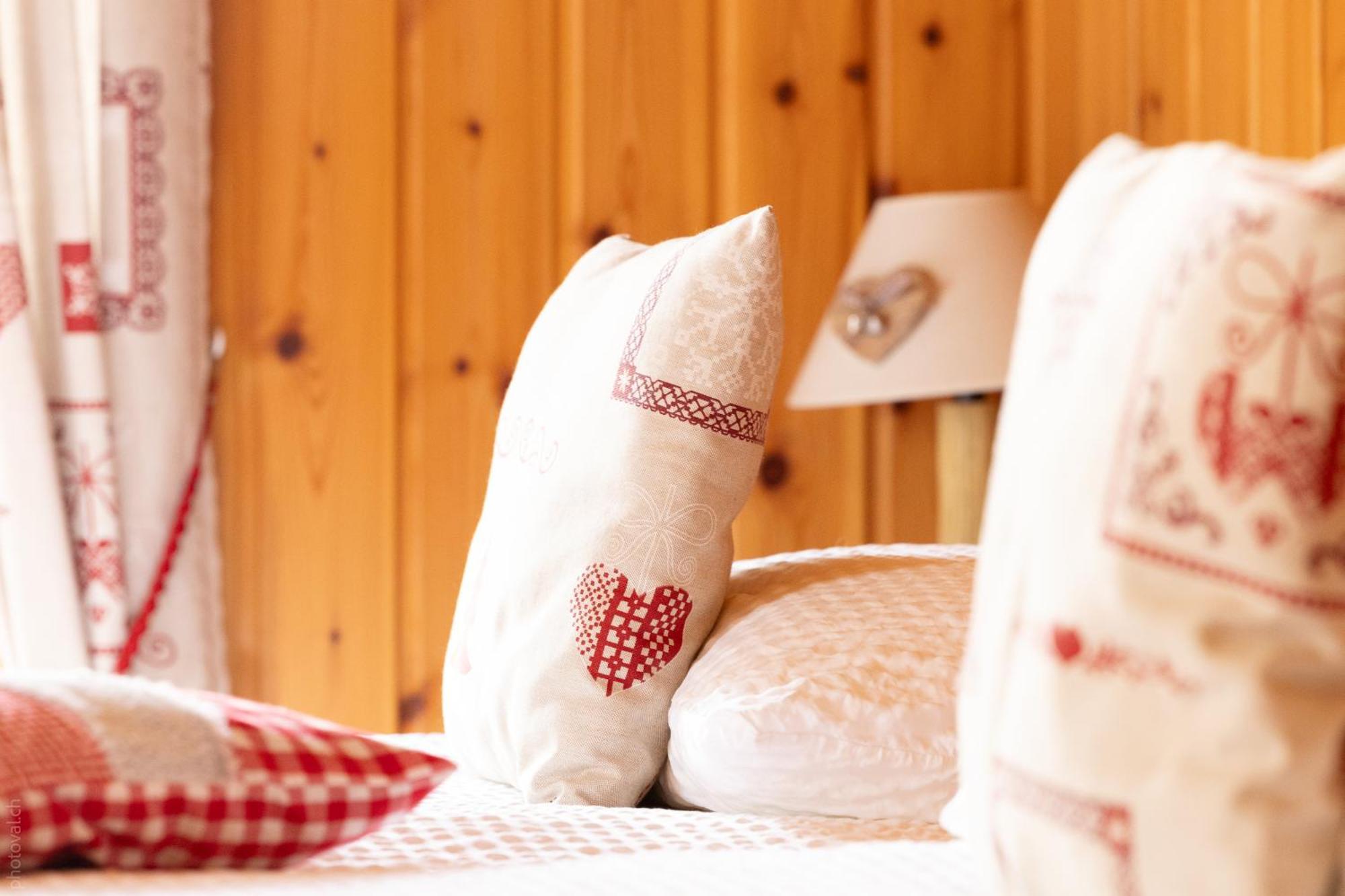 Hotel Dents De Veisivi Hauderes ภายนอก รูปภาพ